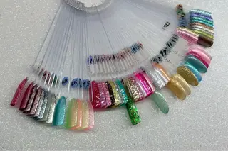 ネイル VIERU YURIのネイルデザイン