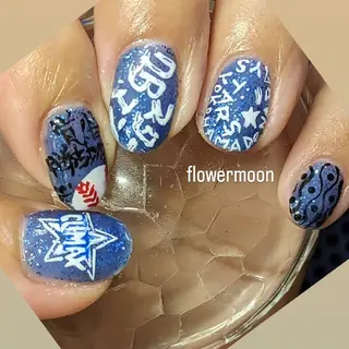 ネイル フラワー ムーンのネイルデザイン