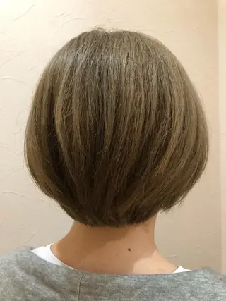 ショート カラー ヘアアレンジ IVY joure Suzu.のヘアスタイル