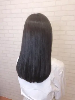 セミロング ミヤザキ タクトのヘアスタイル