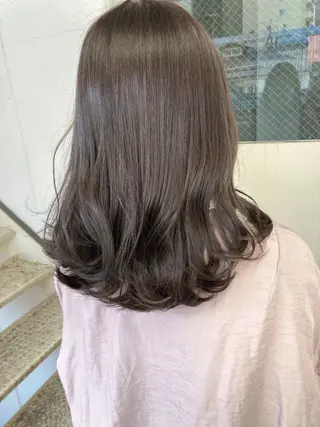 ミディアム roka ノゾミのヘアスタイル