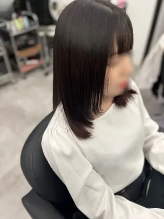 ミディアム 嶌津 明依のヘアスタイル