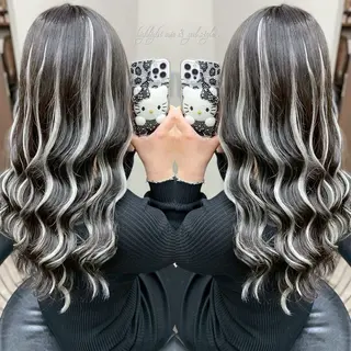 ロング かのブリーチカラー 🎧⛓️🩶のヘアスタイル