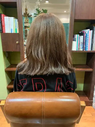 ミディアム カラー Lotus hair design所属・カット特化美容師 齋藤桐のヘアスタイル