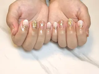 ミディアム ネイリスト シンのネイルデザイン