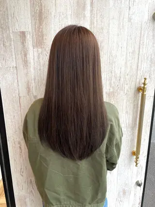 カラー 岡村 真子のヘアスタイル