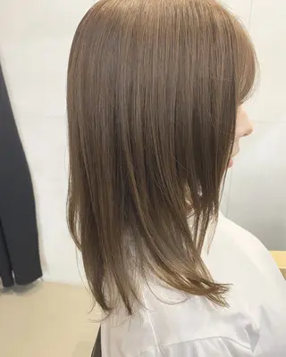 ミディアム conne& ririのヘアスタイル