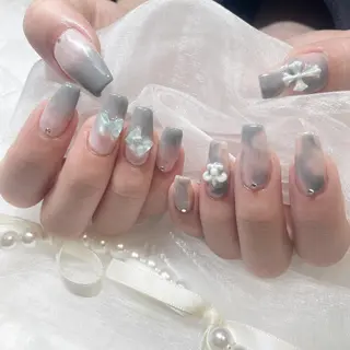 ネイル fiore nail 🦋のネイルデザイン