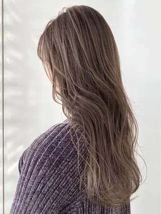 ロング カラー ANNA /艶髪/ハイトーンのヘアスタイル