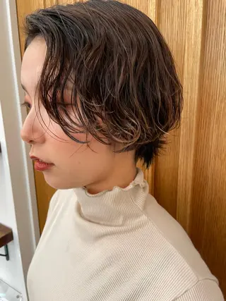 ショート カラー パーマ ヘアアレンジ 🪽艶感× hair ｜kazaneのヘアスタイル