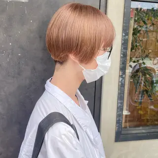 ショート カラー 比嘉 陽のヘアスタイル