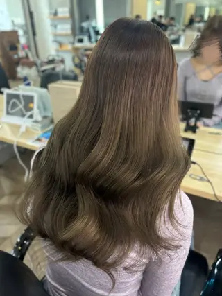 セミロング カラー angelica難波 Hinaのヘアスタイル