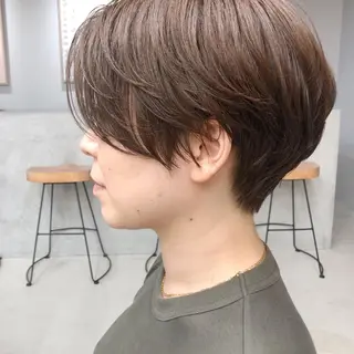 ショート カラー マエダ リョウのヘアスタイル