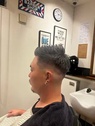 ショート SUPERCOOL   and RICO.所属・山室 恵介のヘアスタイル
