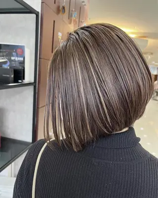 ミディアム ハイライトカラー＆ ダブルカラー　田口のヘアスタイル