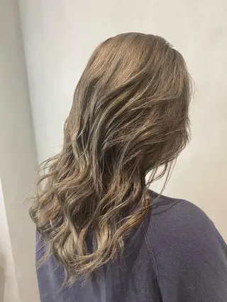 セミロング カラー 渡辺 亮/ 白髪ぼかし/髪質改善のヘアスタイル