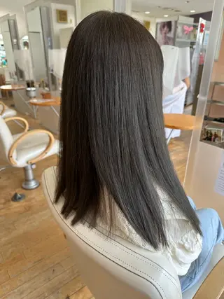 カラー 山本 瑠華のヘアスタイル