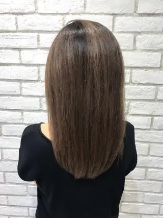カラー 米良 志織のヘアスタイル