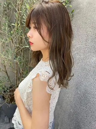 セミロング カラー ヘアアレンジ 外苑前NO.1艶髪 透明感カラーのヘアスタイル