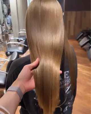 ロング 渡邊 カラニのヘアスタイル