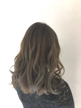 セミロング カラー 松浦 正覚のヘアスタイル