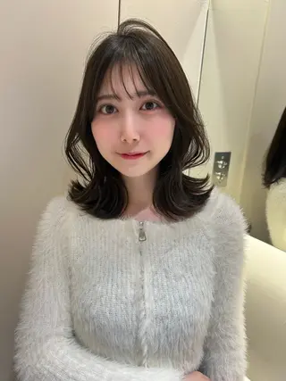 ミディアム カラー ヘアアレンジ fumika🎀 韓国ヘア×ベージュのヘアスタイル
