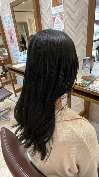 ロング カラー アマリス所属・秋山 大樹のヘアスタイル
