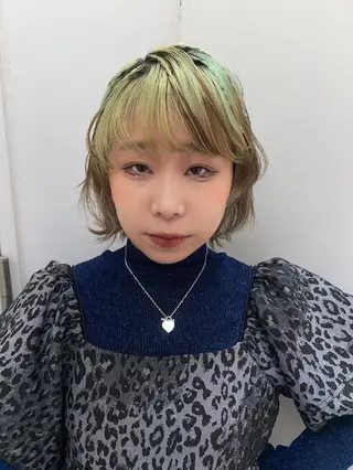 カラー メンズ ヘアメイク ハイトーン キャロのヘアスタイル