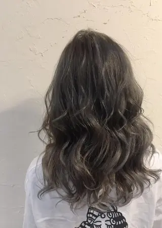 セミロング カラー 韓国レイヤー外国人風 透明感カラー髪質改善のヘアスタイル