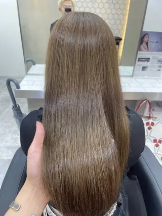 ロング カラー TENSHO ハイトーンレイヤーのヘアスタイル