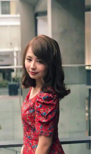 ミディアム 能登谷 きよのヘアスタイル