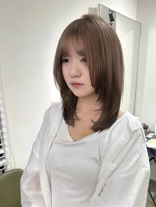 セミロング カラー ハイトーン/レイヤー /艶カラー🎀のヘアスタイル