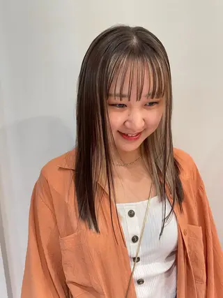 カラー BLANCA　HAIR西尾所属・新納 杏奈のヘアスタイル