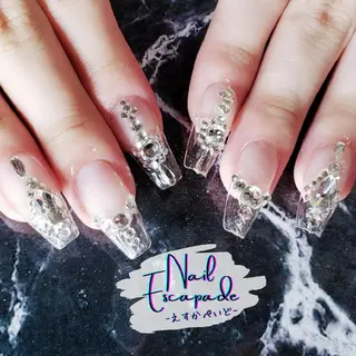 ミディアム ネイル クロキ 。のネイルデザイン