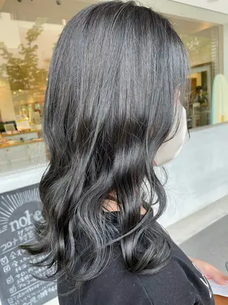 セミロング カラー 小森 樹奈のヘアスタイル