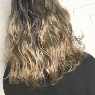 セミロング カラー flocci🌙 フロクシのヘアスタイル