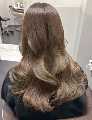 ロング IVE所属・渋谷/透け感カラー 髪質改善🫧Annaのヘアスタイル