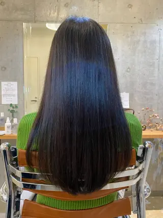 ロング タツキ／レイヤー／ パーマ／艶カラーのヘアスタイル