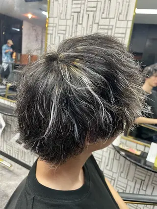 ショート カラー パーマ メンズ 篠原 侑作のヘアスタイル