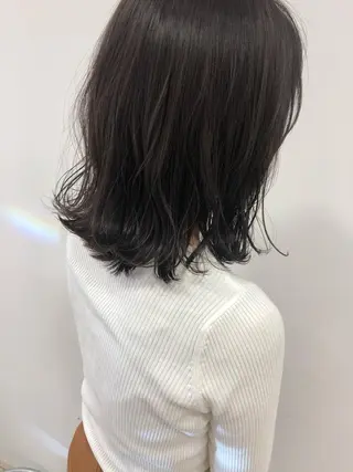 セミロング カラー GLROW haruhiのヘアスタイル