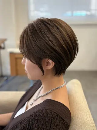 ショート Ring  by Moremuu所属・issy/ハイライト ハイトーン／レイヤーのヘアスタイル