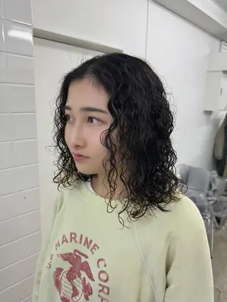 セミロング パーマ 繭所属・こはる／ハードパーマ /癖毛風パーマ🧃のヘアスタイル