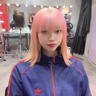 ミディアム カラー ホワイト&レイヤーカ ットエクステ長畠俊輔のヘアスタイル