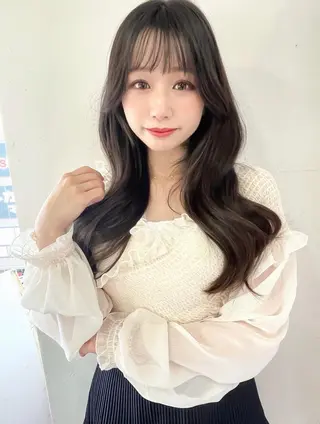 ロング カラー レイヤーカット、 大人可愛い　中村美羅のヘアスタイル