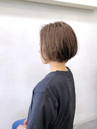 ショート カラー 進 詩織のヘアスタイル