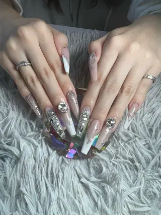 ネイル シェヌネイル JURAのネイルデザイン