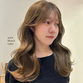 ロング 立川 🫧 ブリーチ 艶髪カラー🧸✨️のヘアスタイル