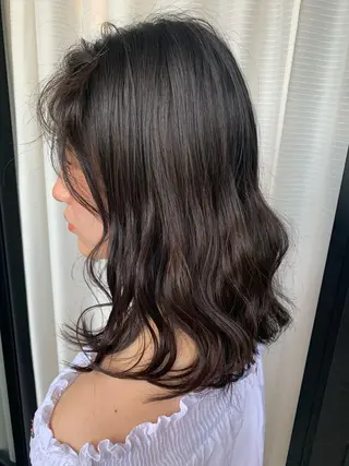 ミディアム EIGHT 中川原 菜々子のヘアスタイル