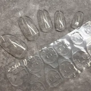 ミディアム ネイル RIONnail(リオンネイル)所属・RIONnail Yurikaのネイルデザイン