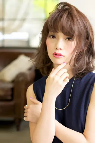 ミディアム Euphoria 【ユーフォリア】のヘアスタイル